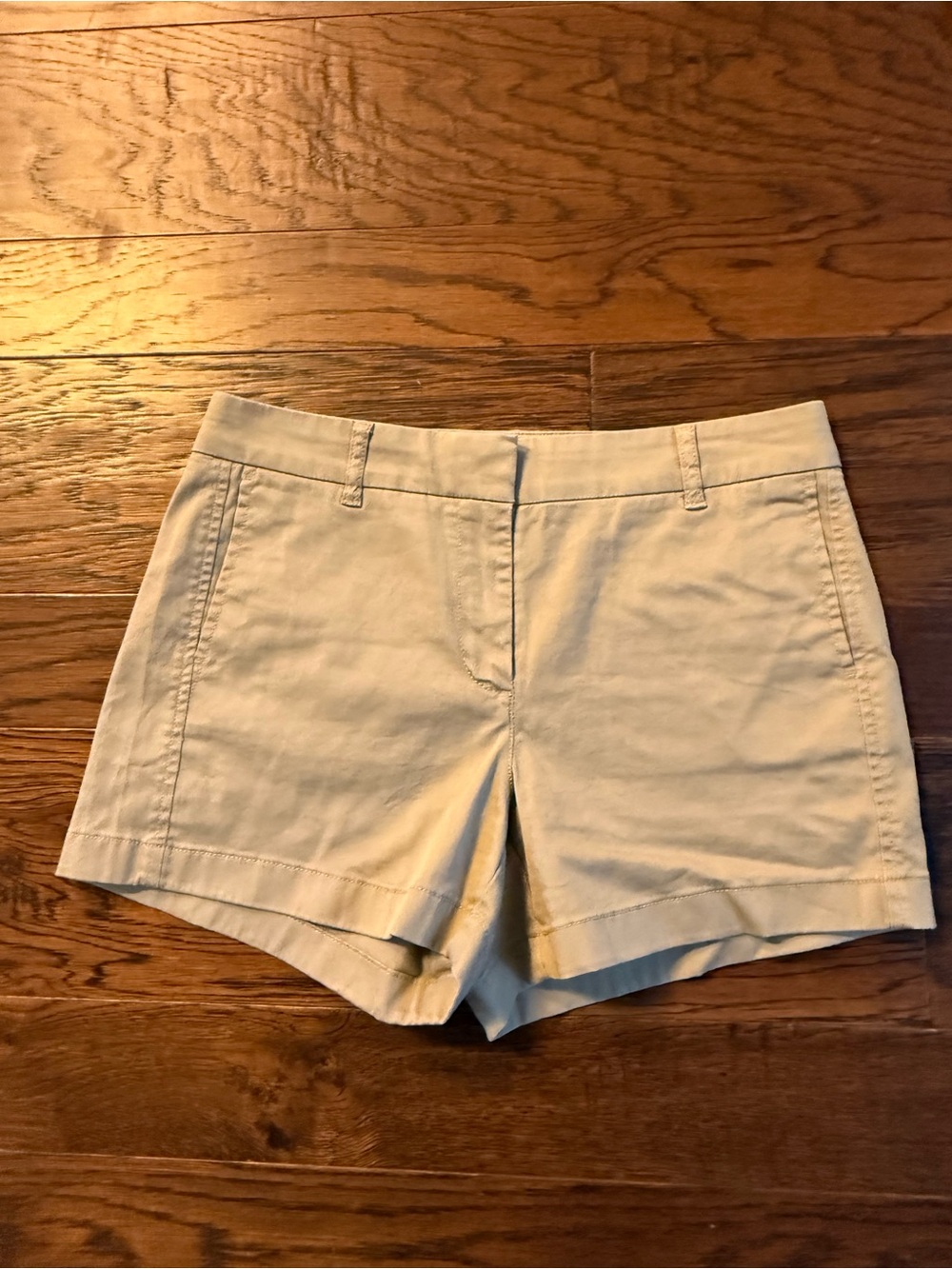 J. Crew Chino flat front women’s  Tailored Cotton Bermuda Shorts size 6 preppy